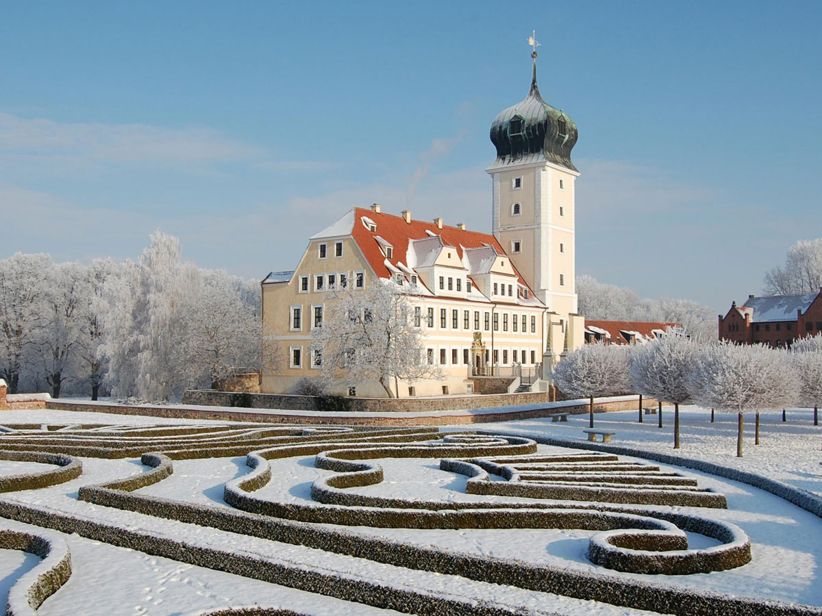 Barockschloss Delitzsch im Winter mit Schnee